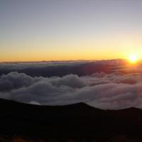 lever du soleil au piton des neiges