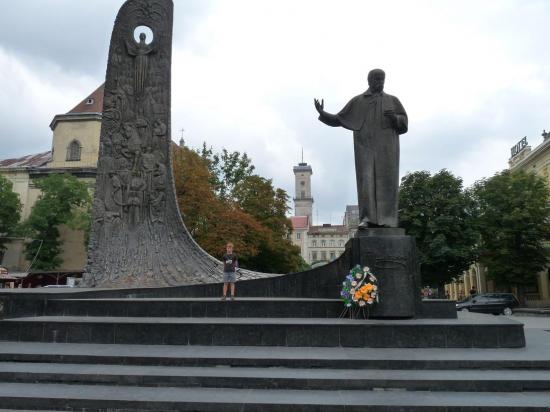 monument dédié aux martyrs ukrainiens